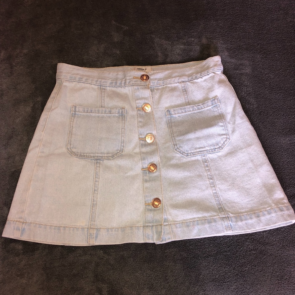 Forever 21 light-wash denim skirt (size 27)